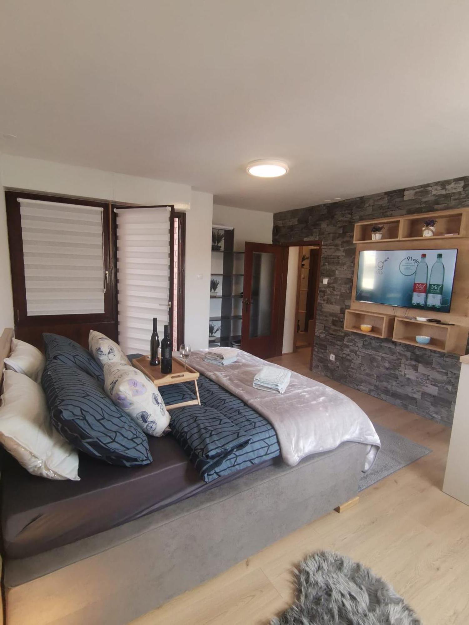 Apartman Anamaria Gospić Exterior foto